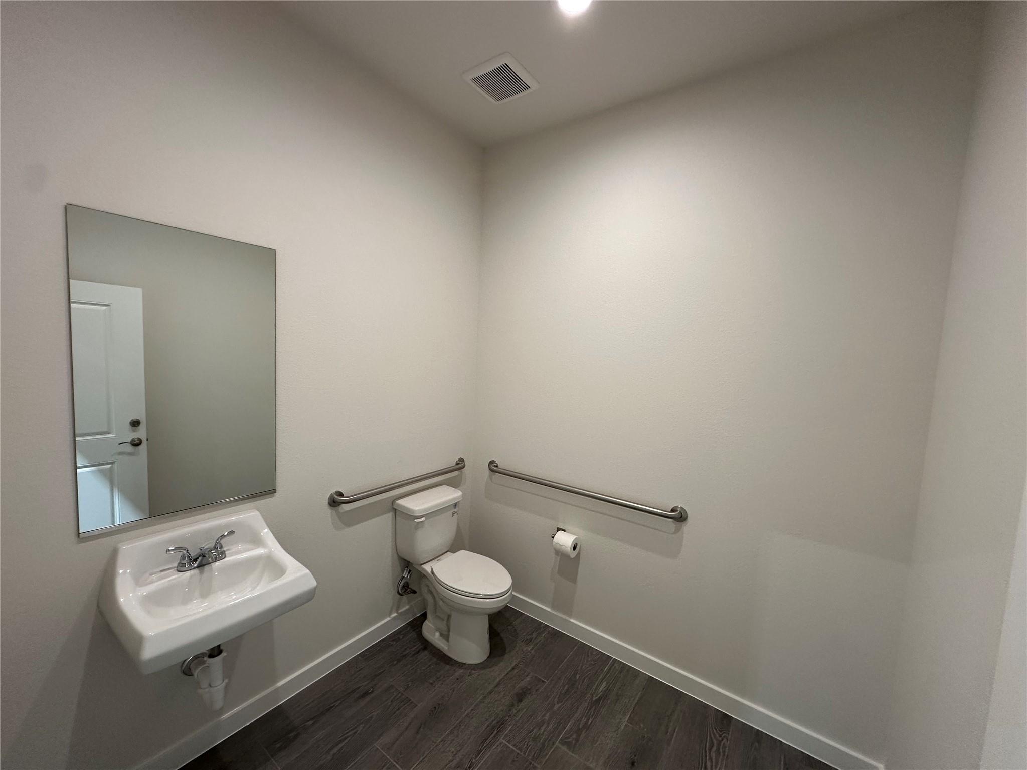 main property photo 8