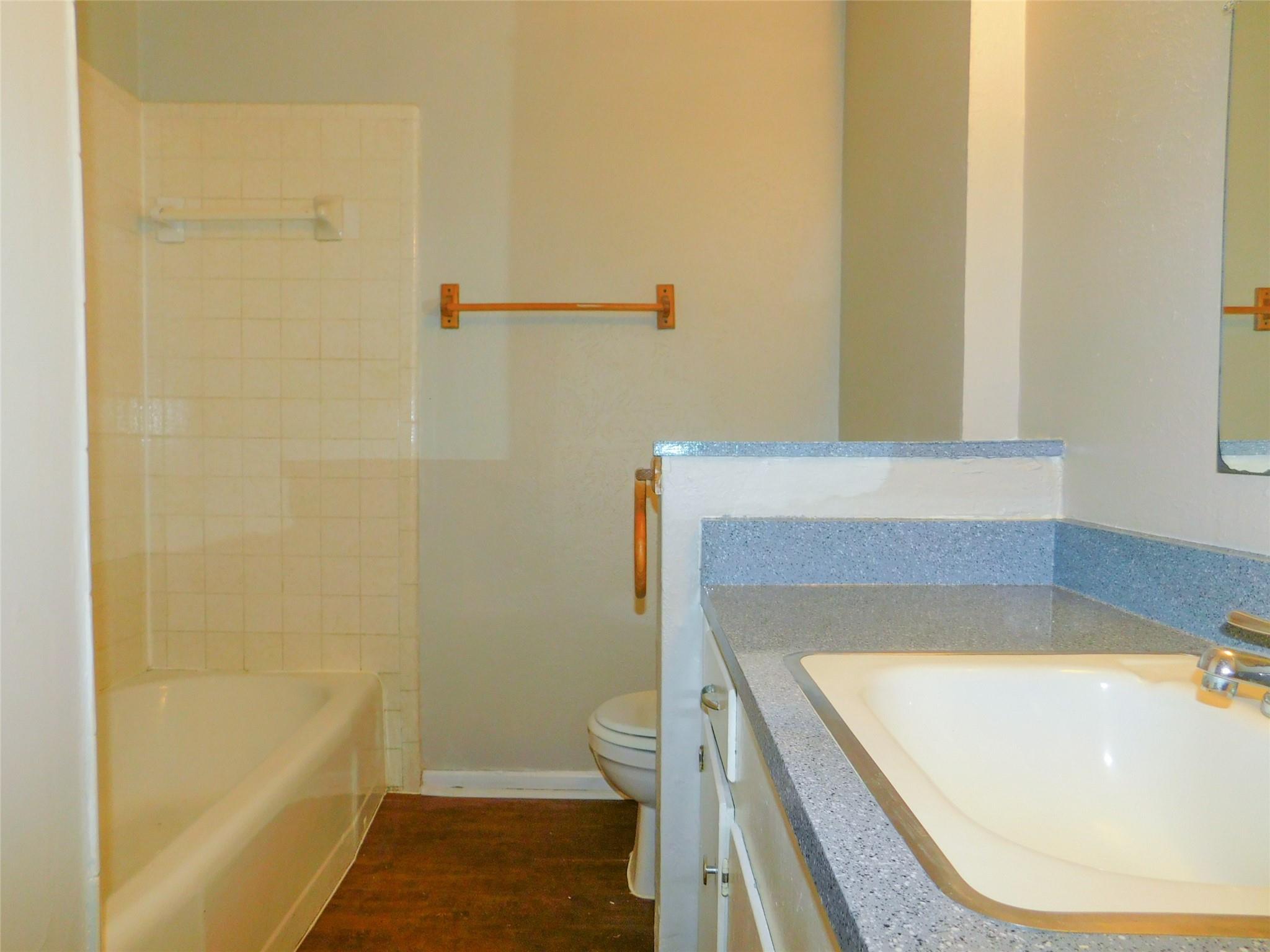 main property photo 12