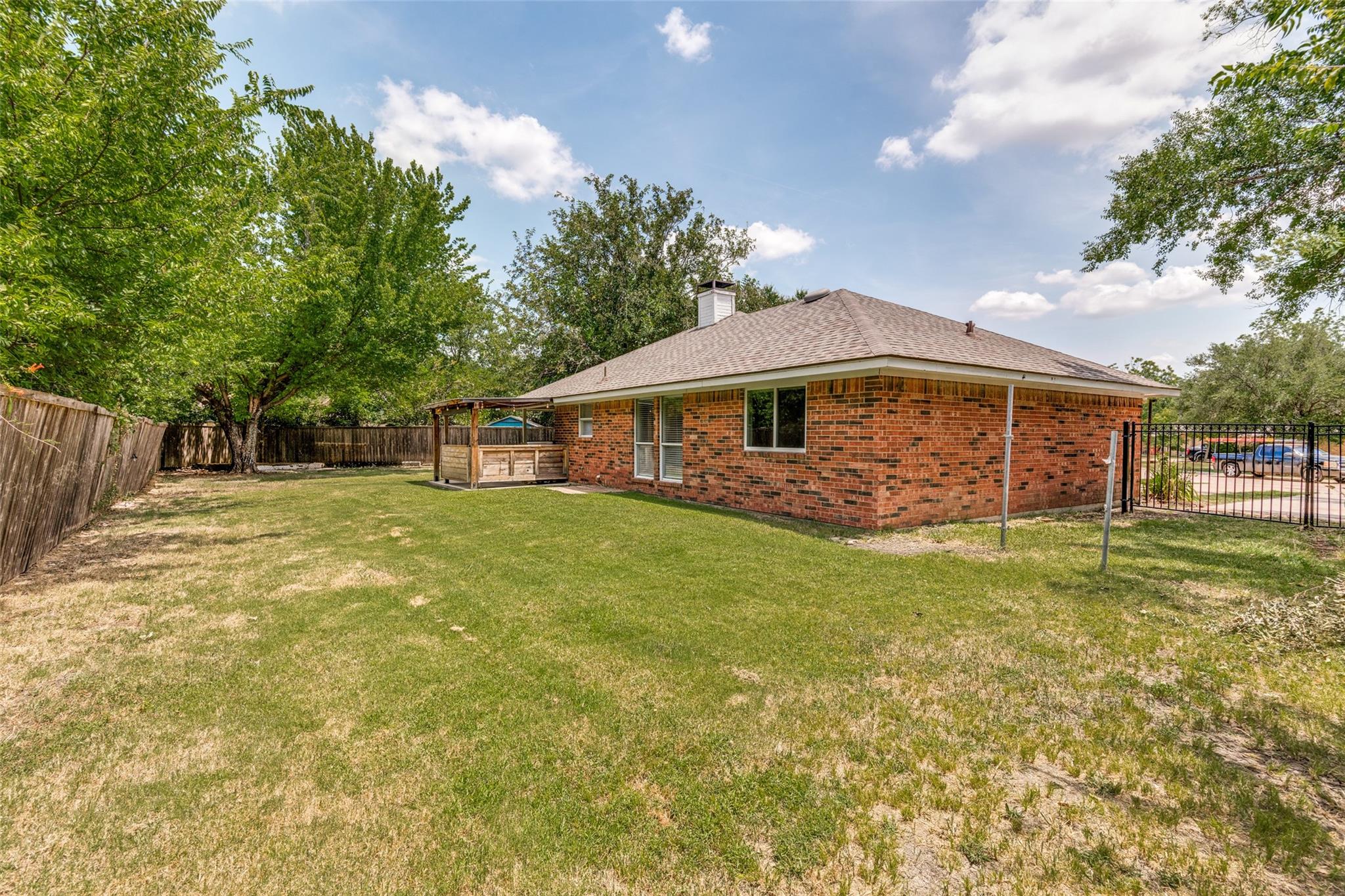 main property photo 23