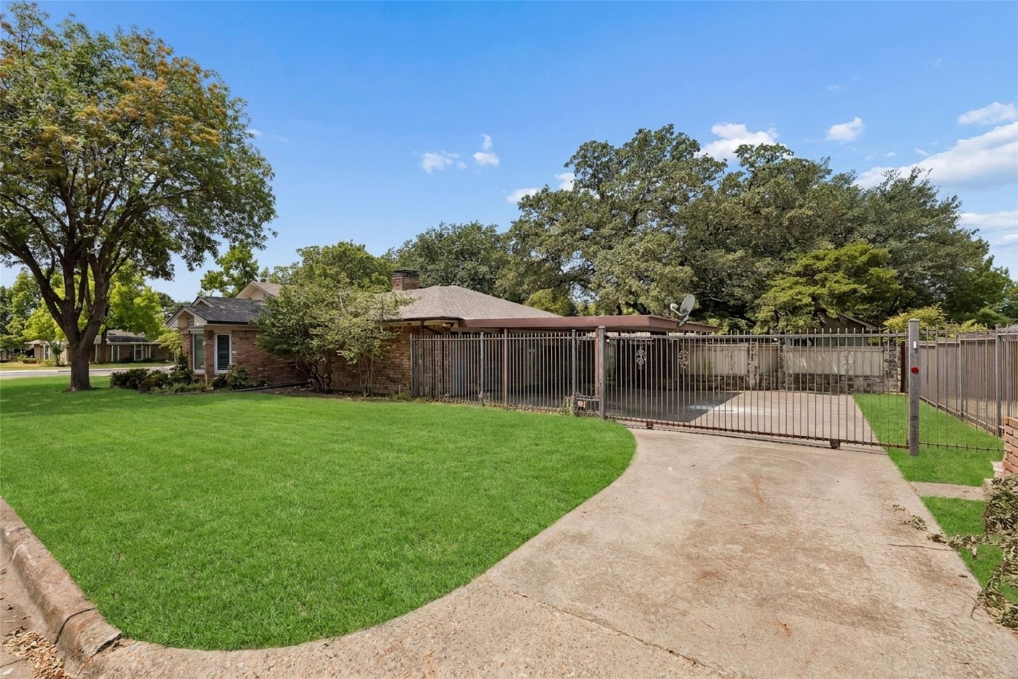 main property photo 10
