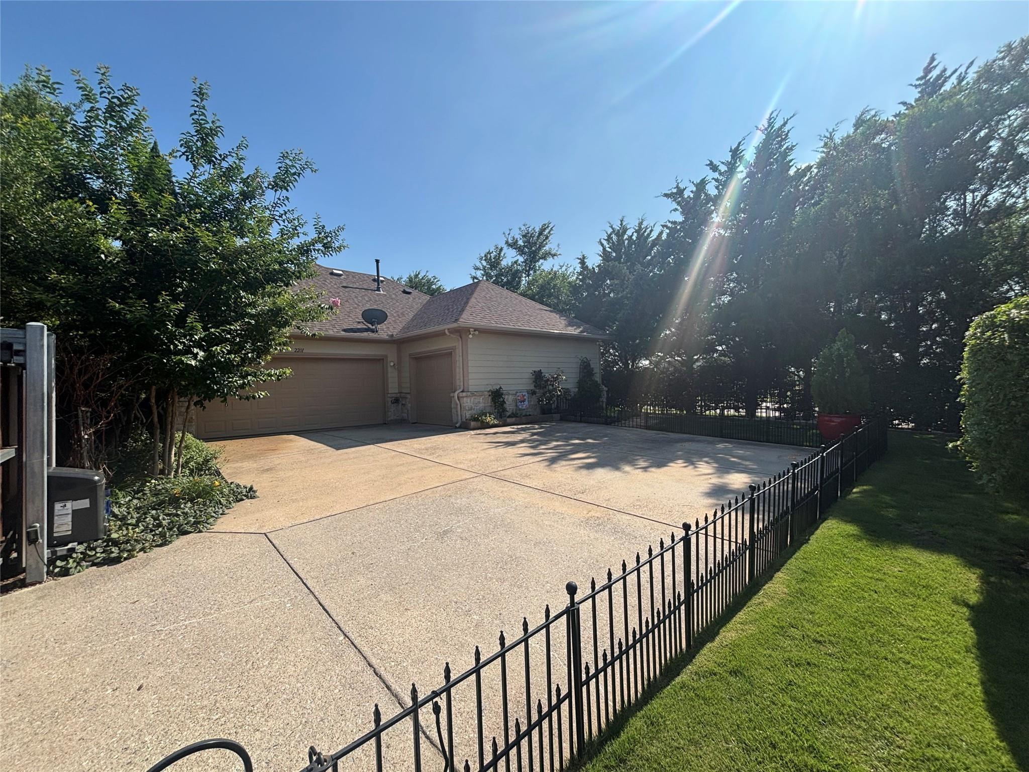 main property photo 31