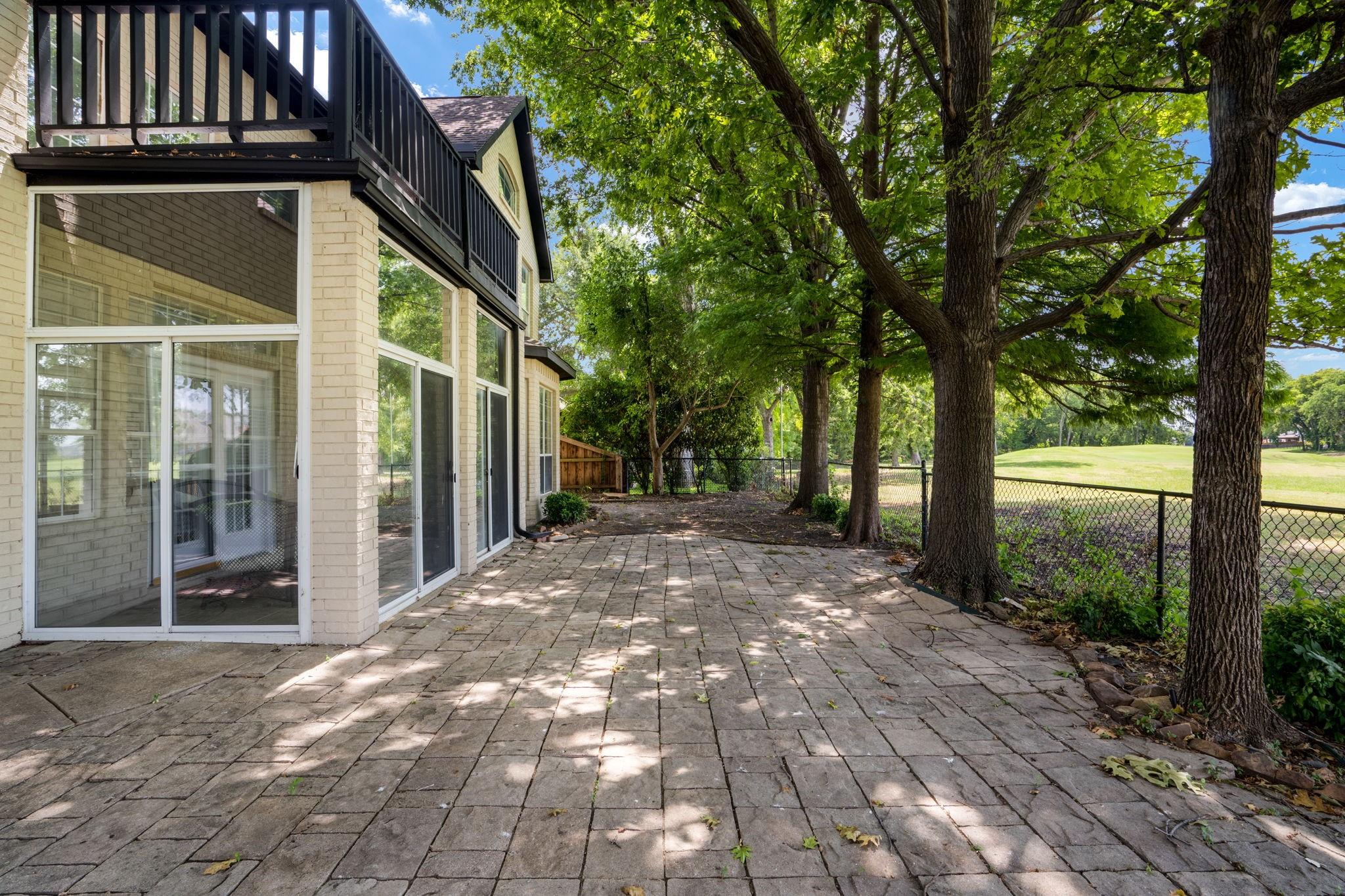main property photo 37