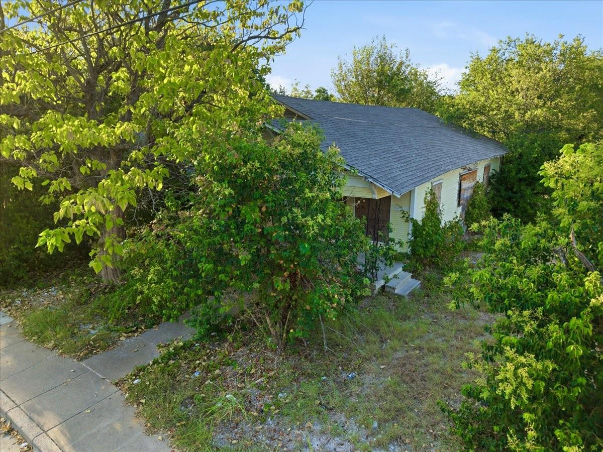 main property photo 9
