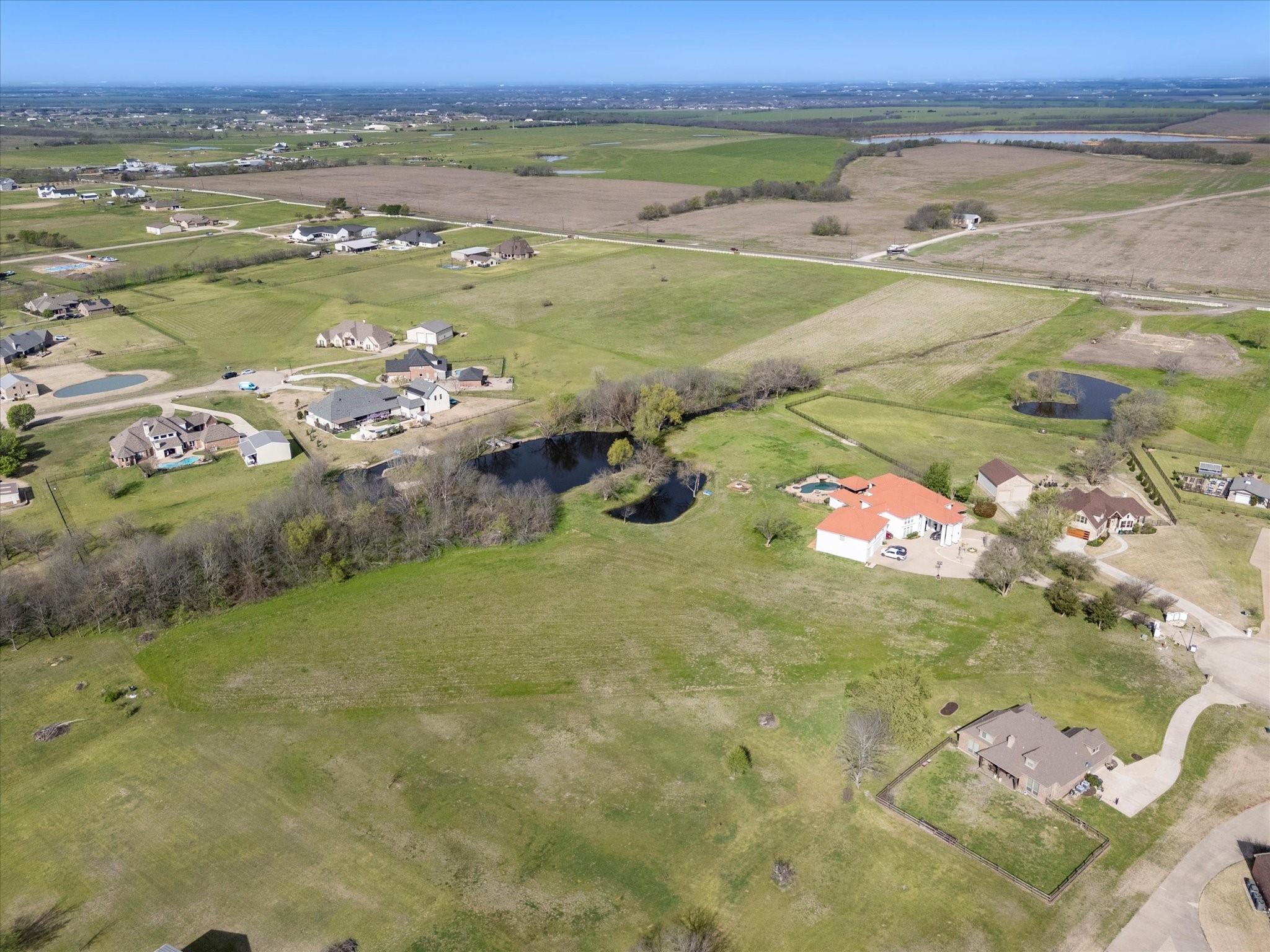 main property photo 11