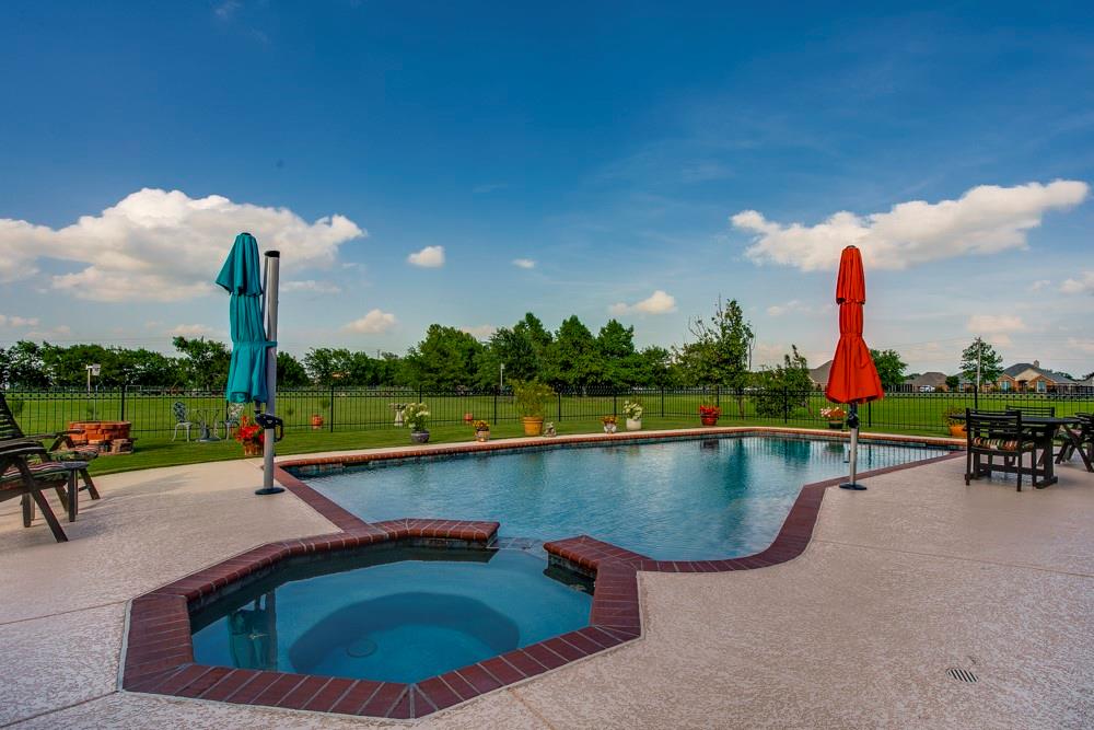 main property photo 19