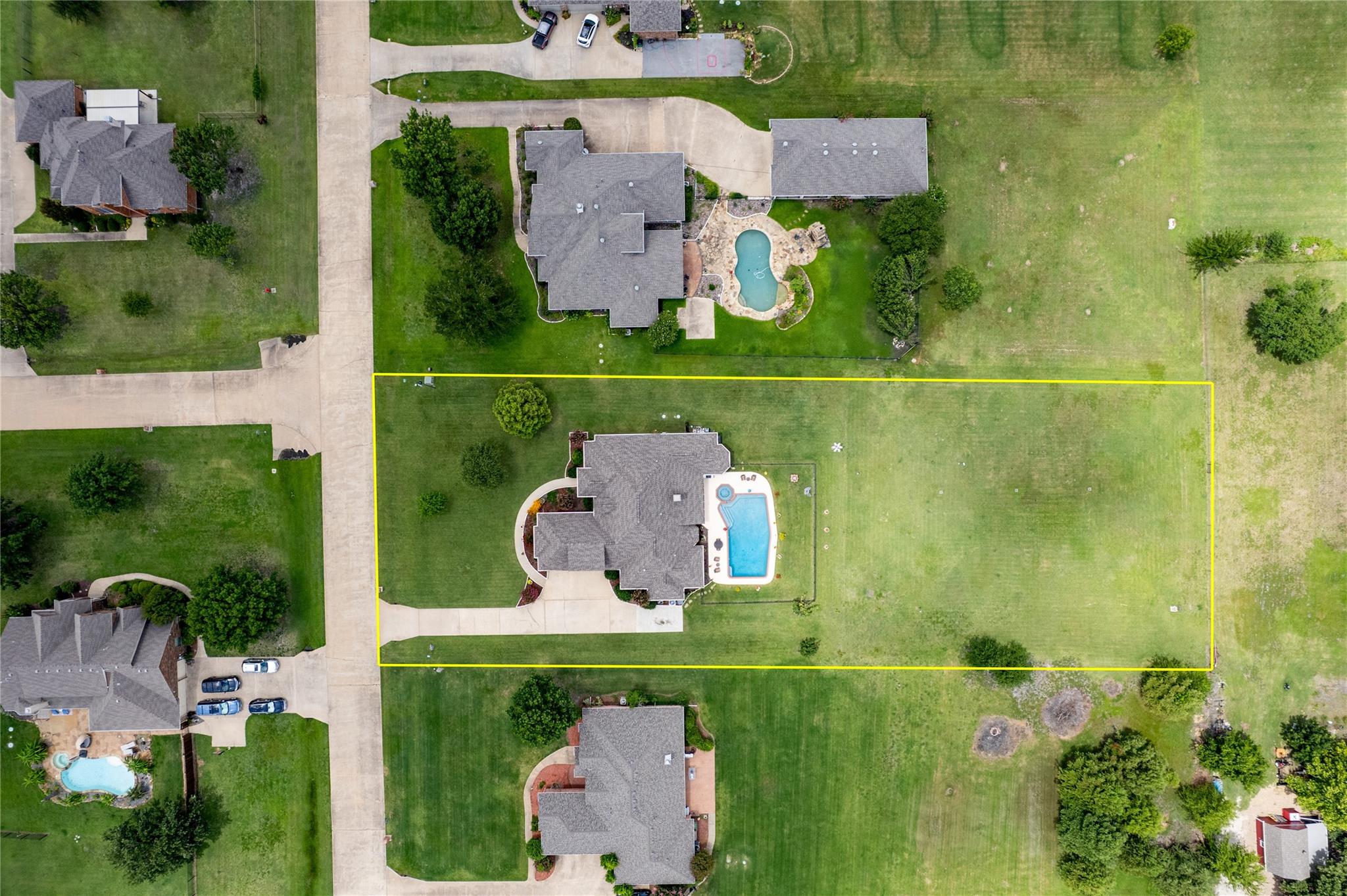 main property photo 23