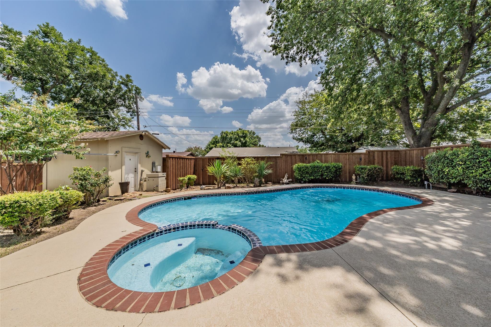 main property photo 10