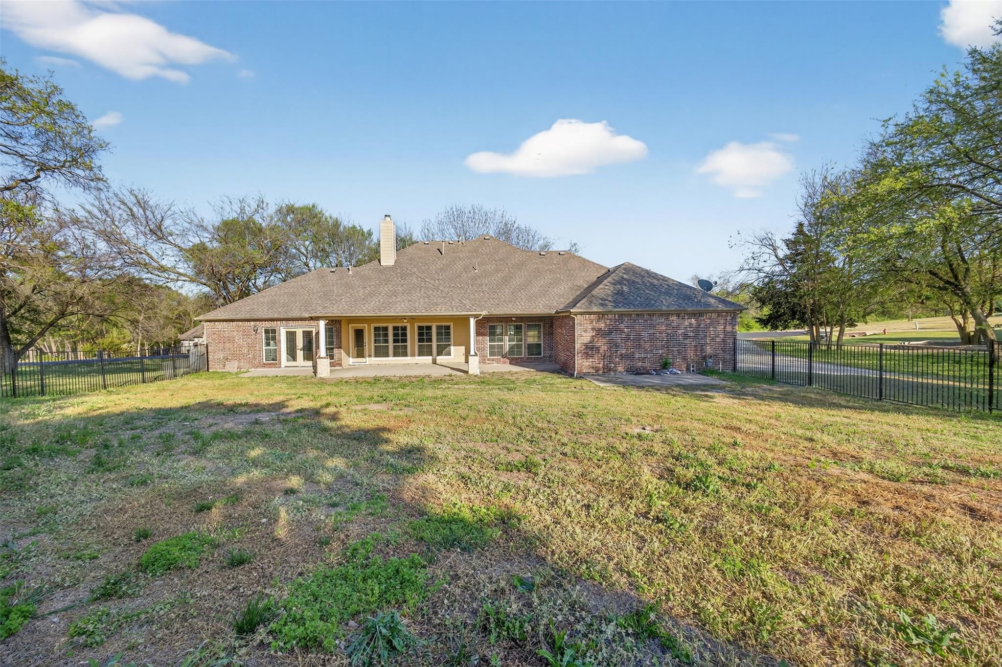 main property photo 14
