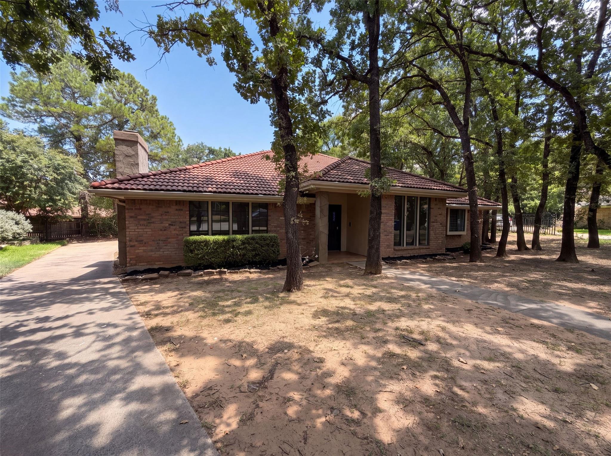 main property photo 18
