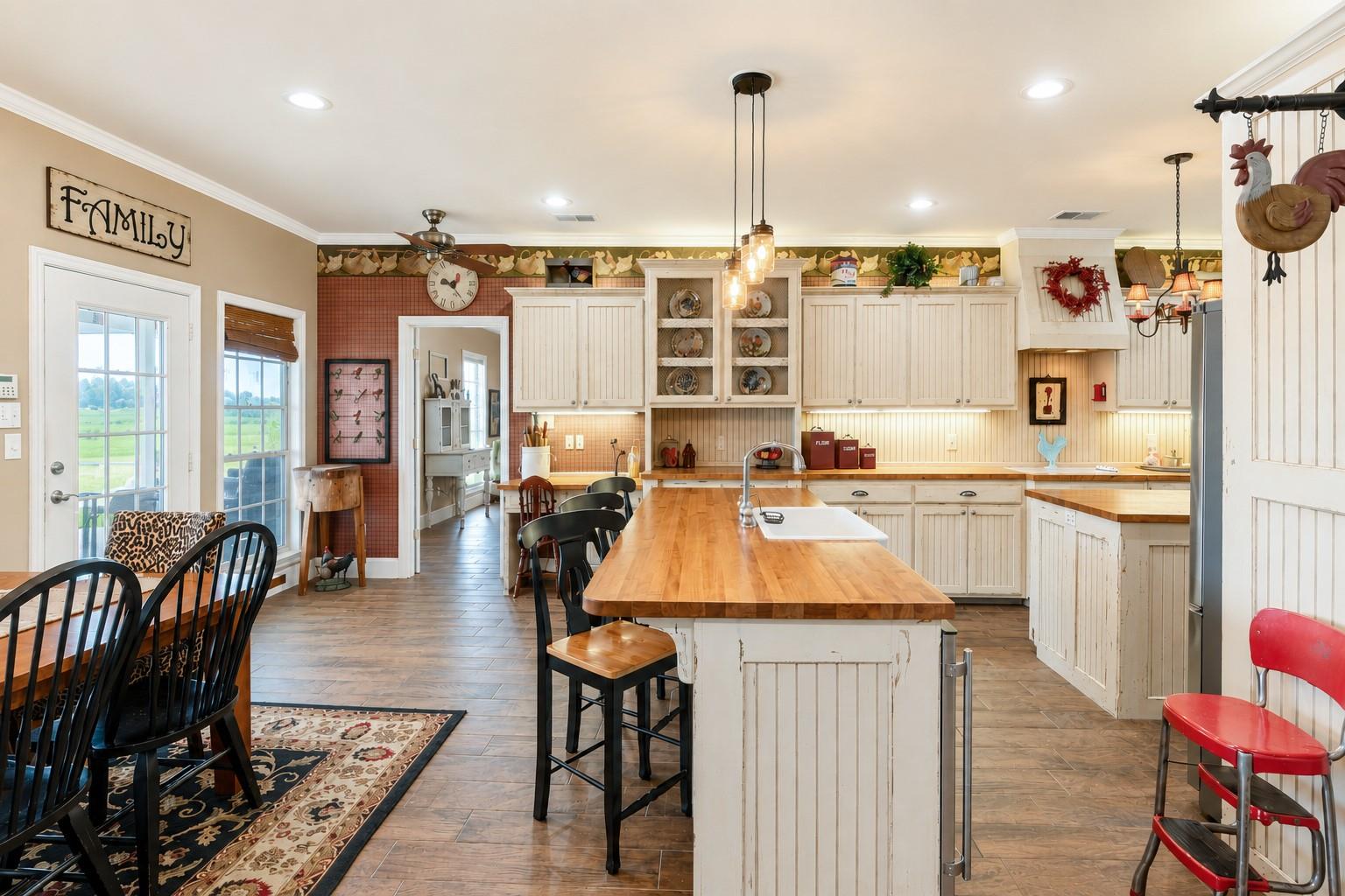 main property photo 18