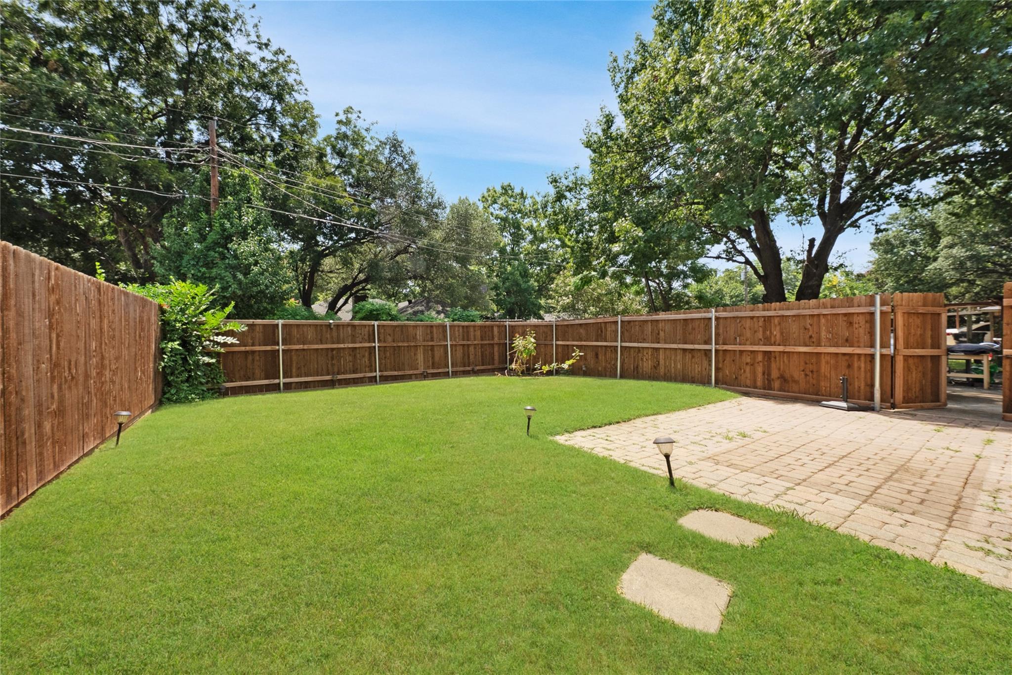 main property photo 18