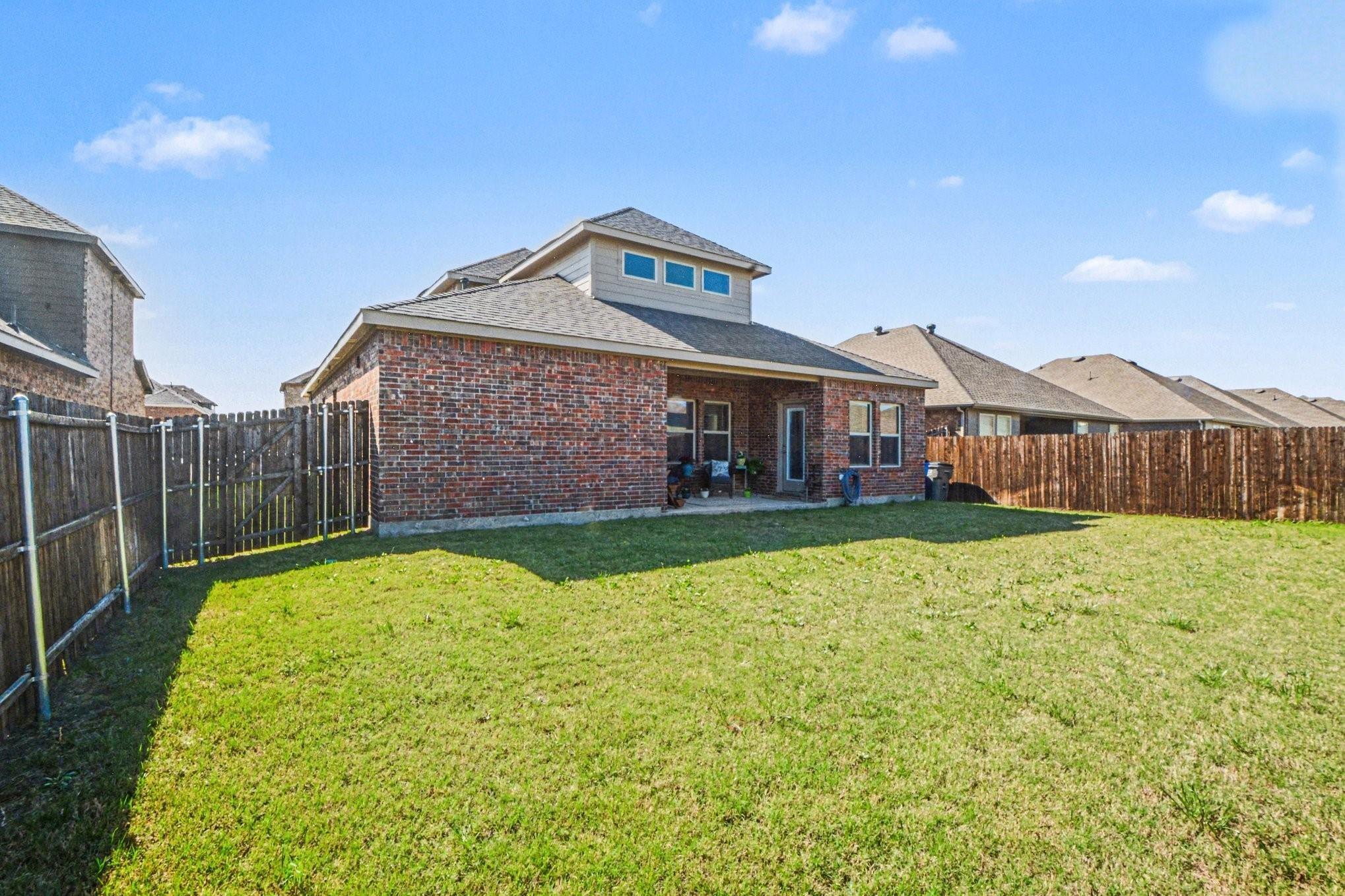 main property photo 23