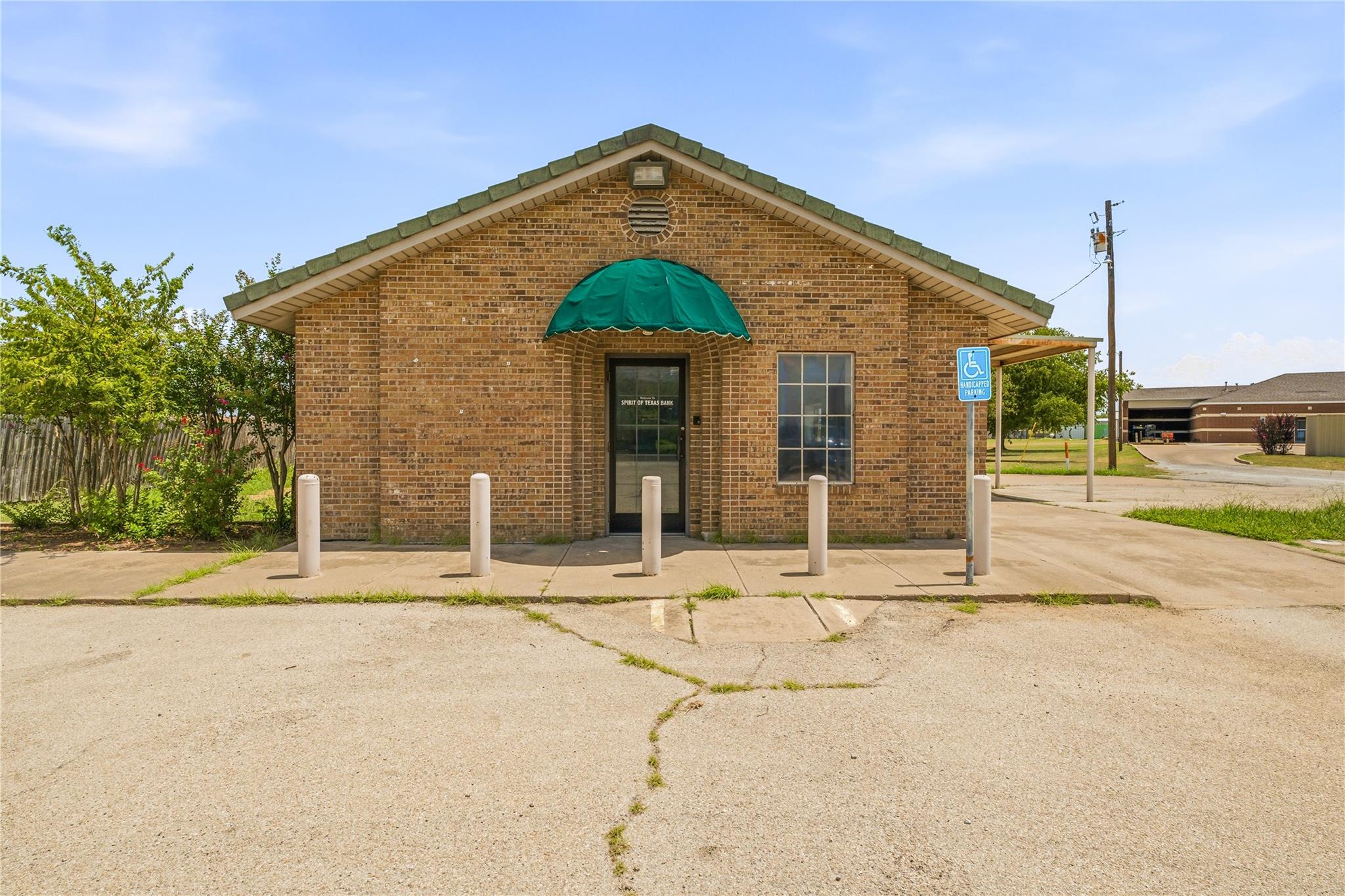 main property photo 4