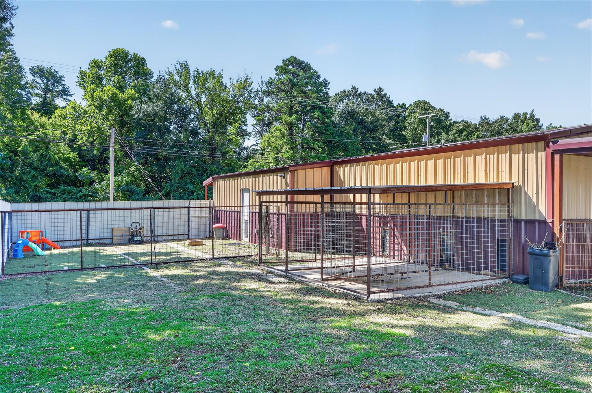 main property photo 28