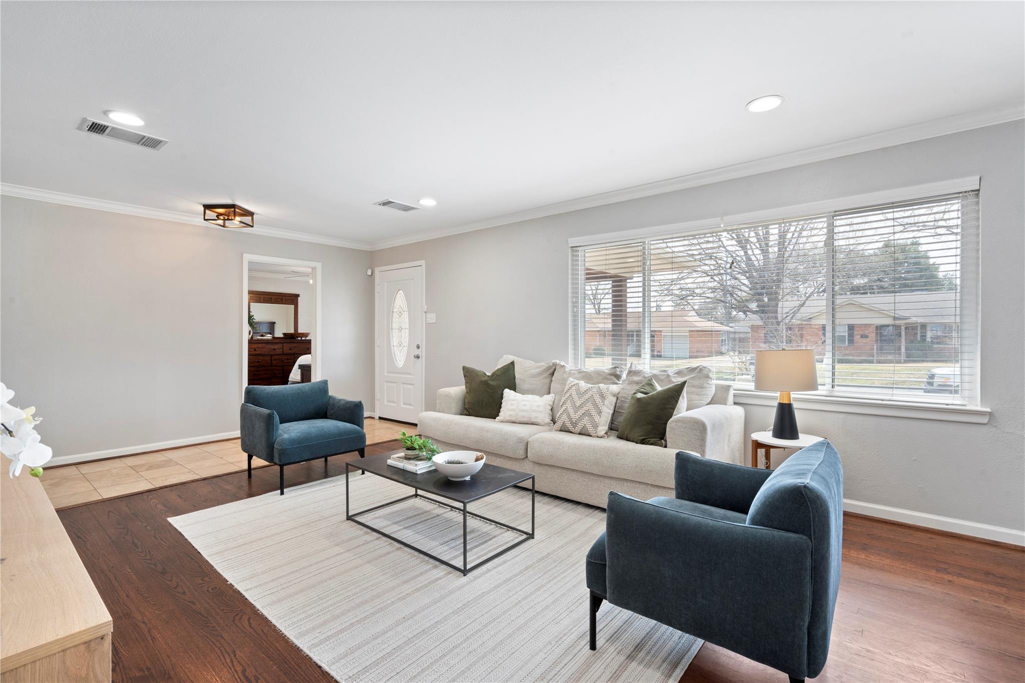 property viewer photo 5