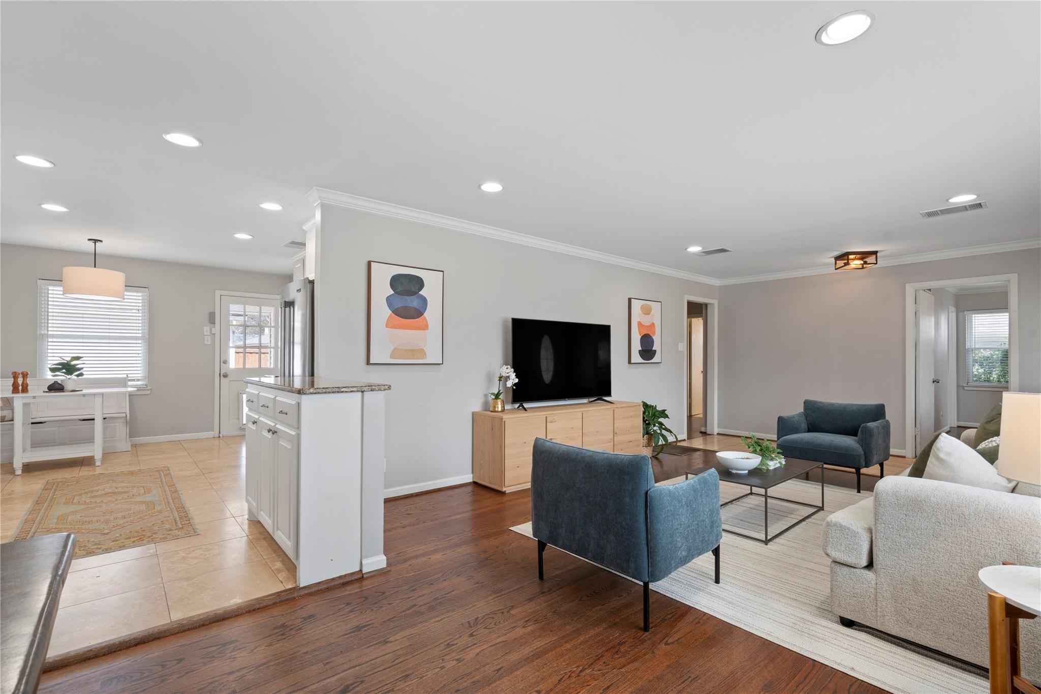 property viewer photo 6