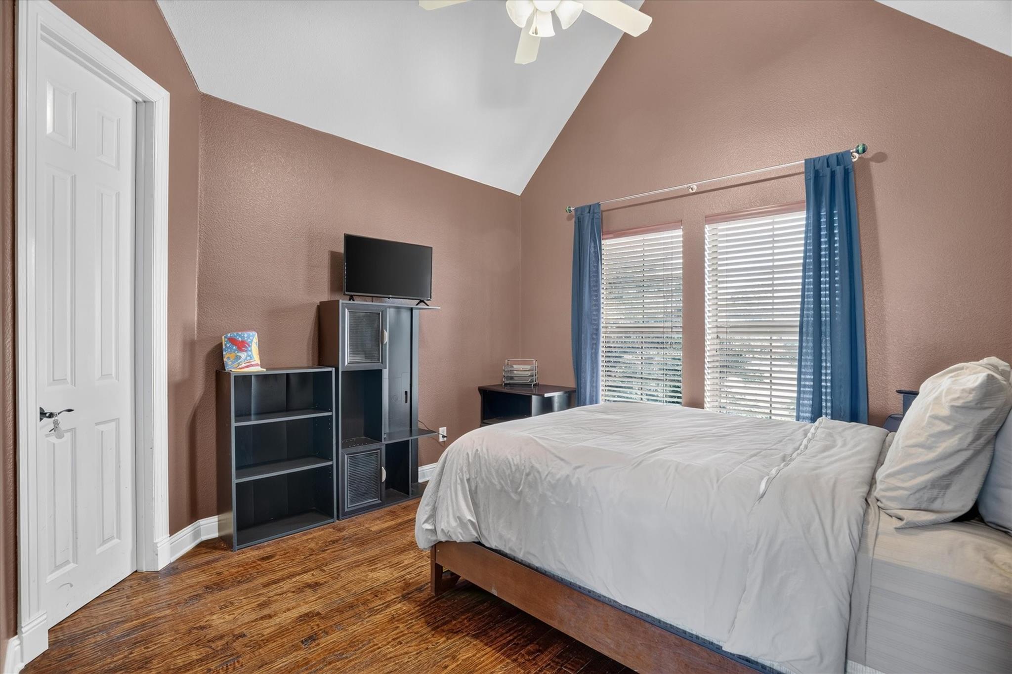 main property photo 30