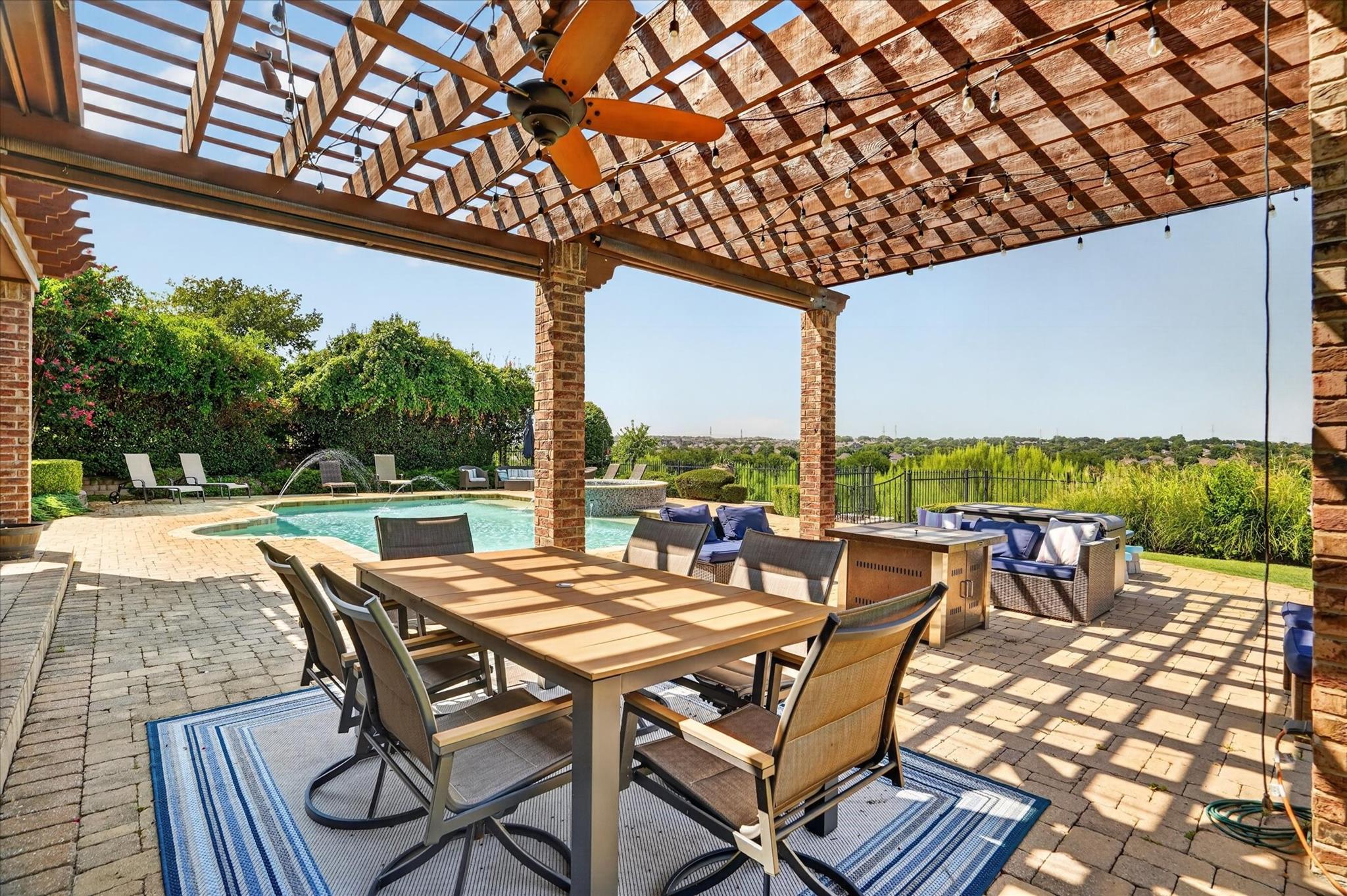 main property photo 33