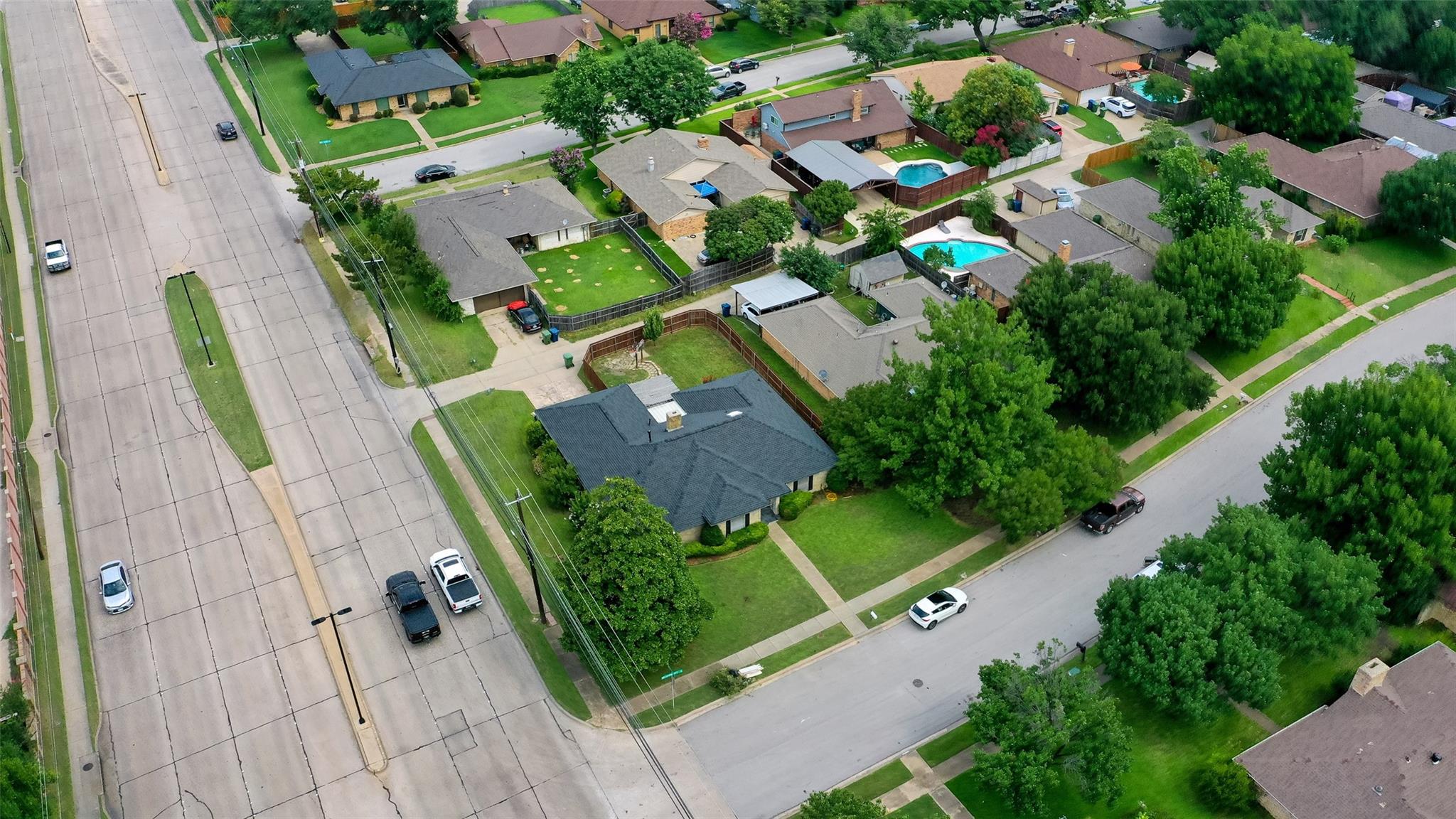 main property photo 33