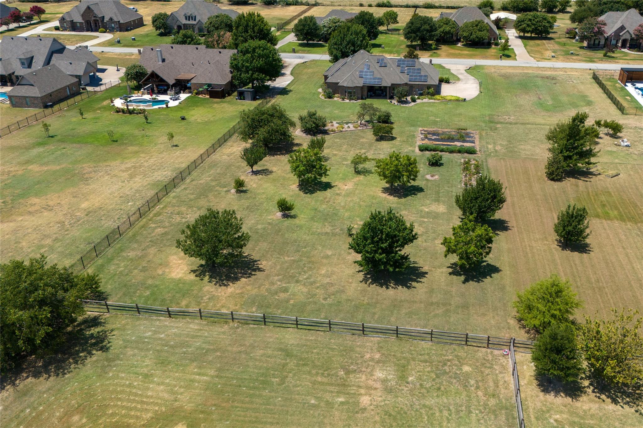 main property photo 37