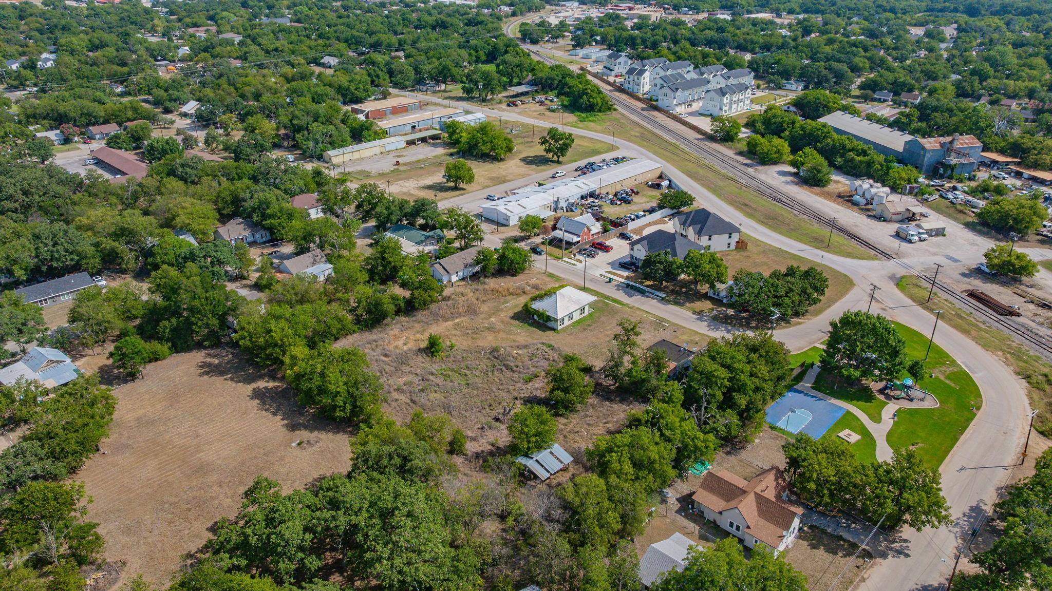 main property photo 6