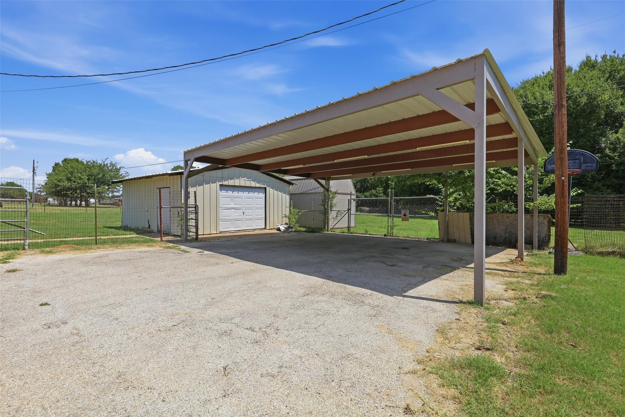 main property photo 21
