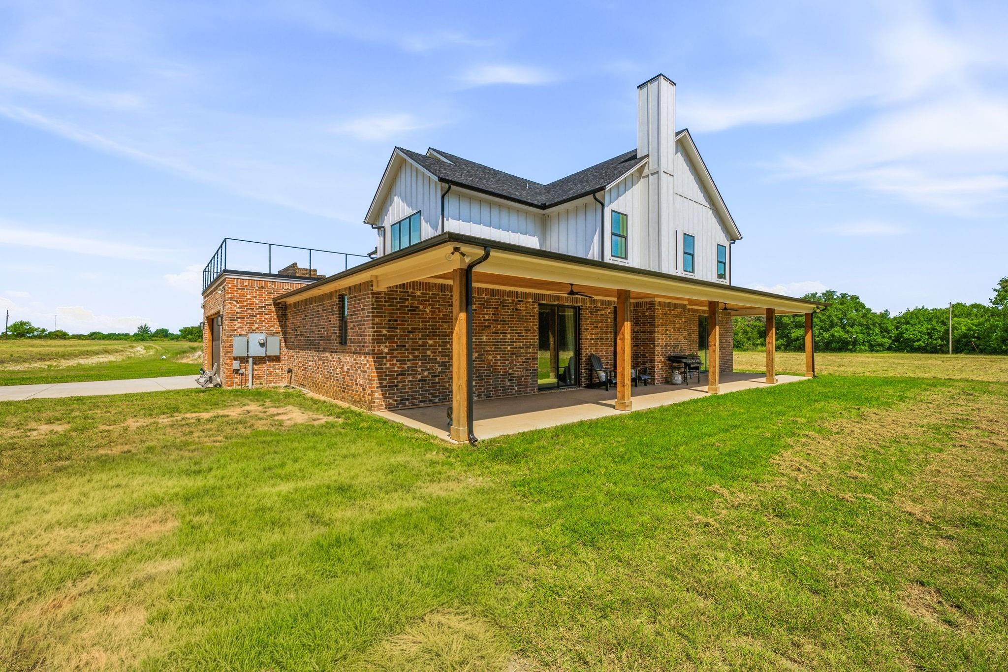 main property photo 4
