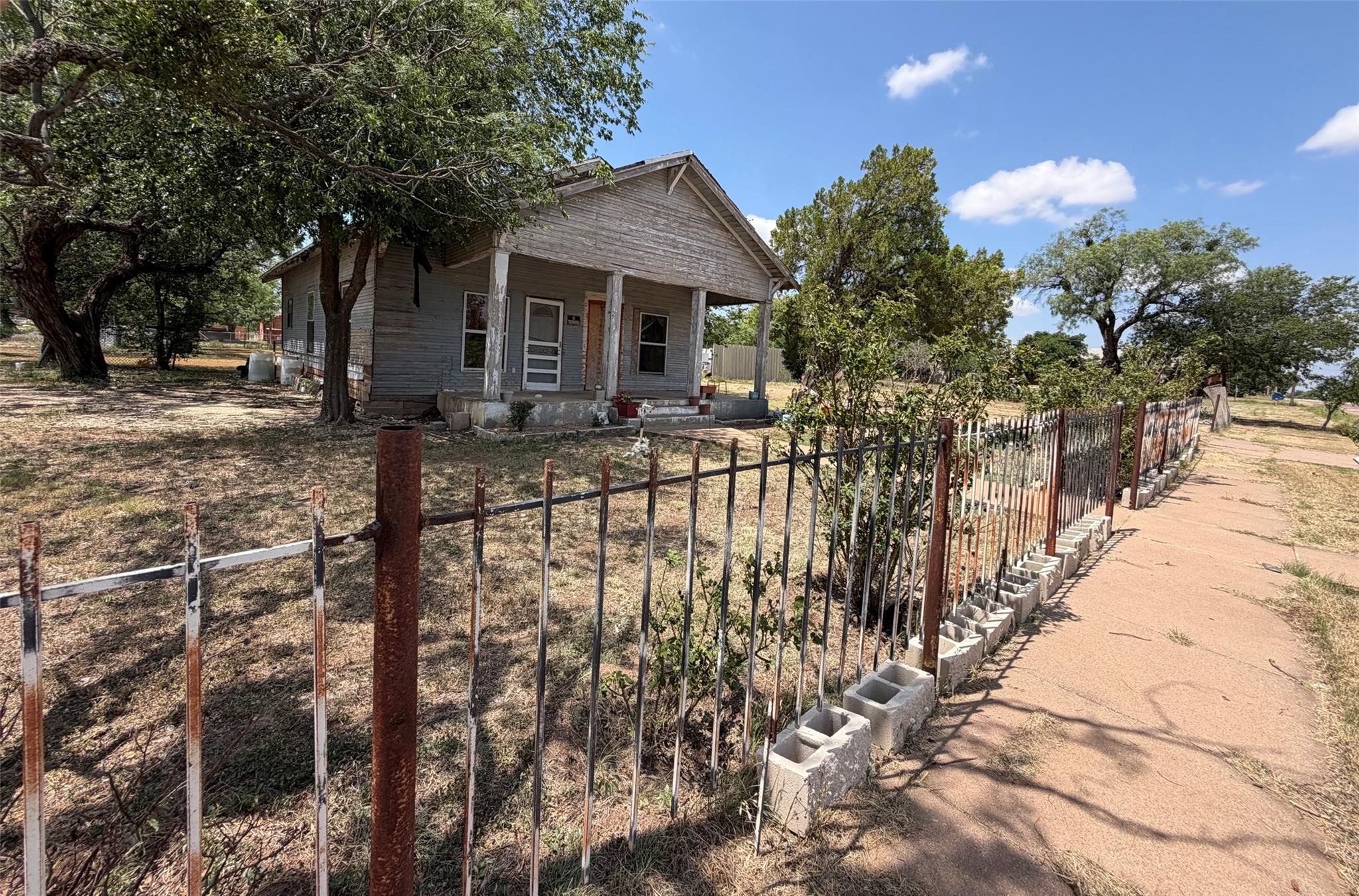 main property photo 3