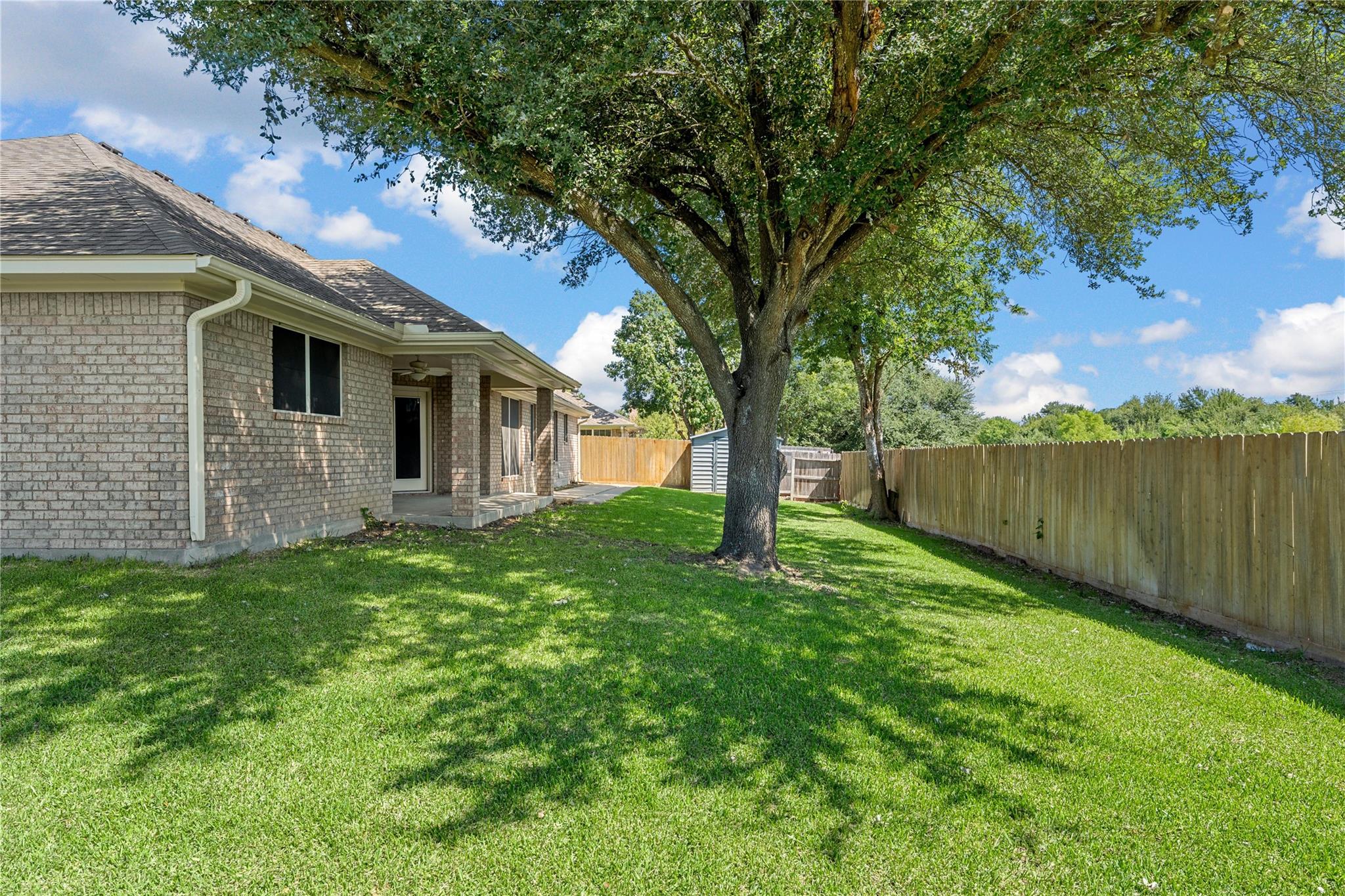 main property photo 23