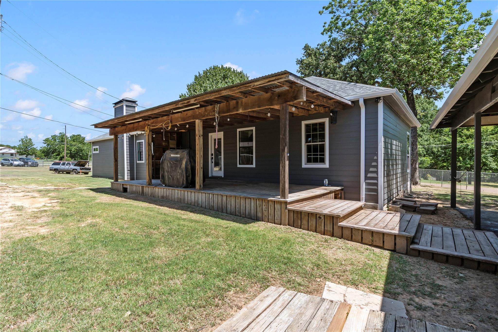 main property photo 18