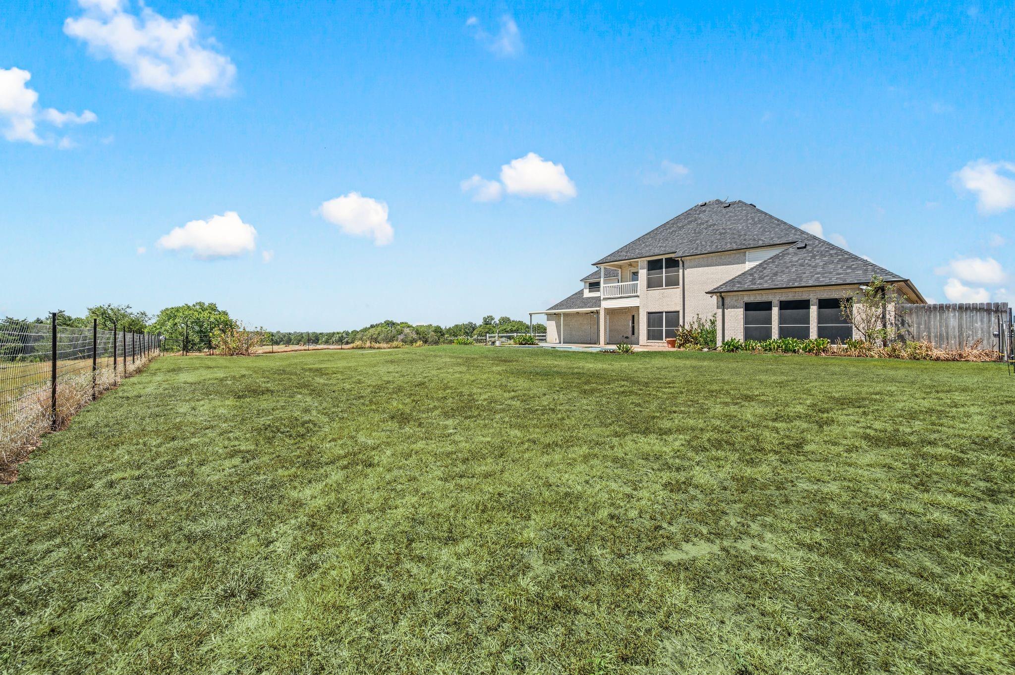 main property photo 33