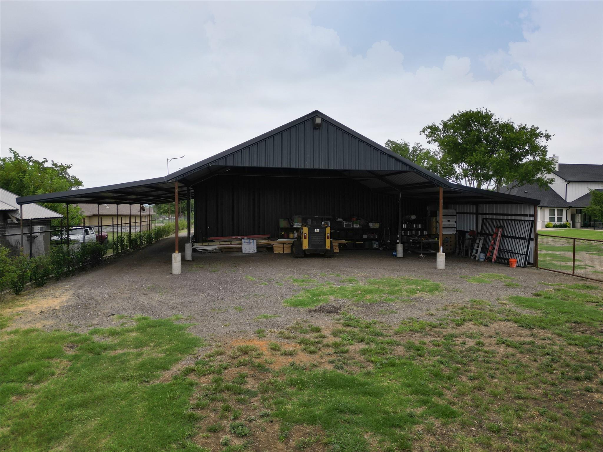 main property photo 9
