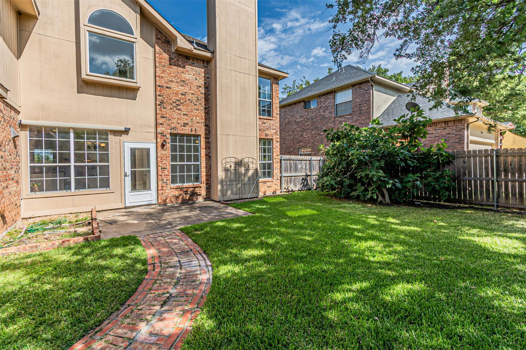 main property photo 37