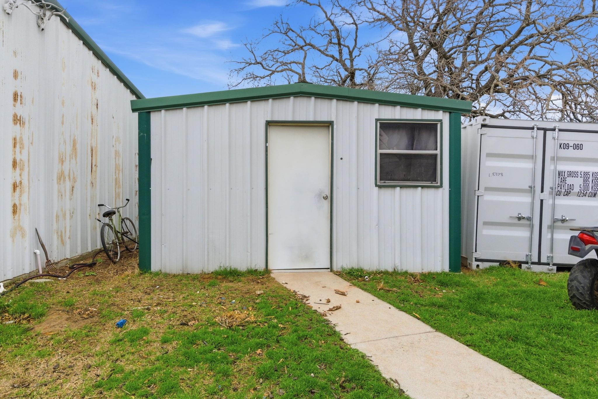 main property photo 31