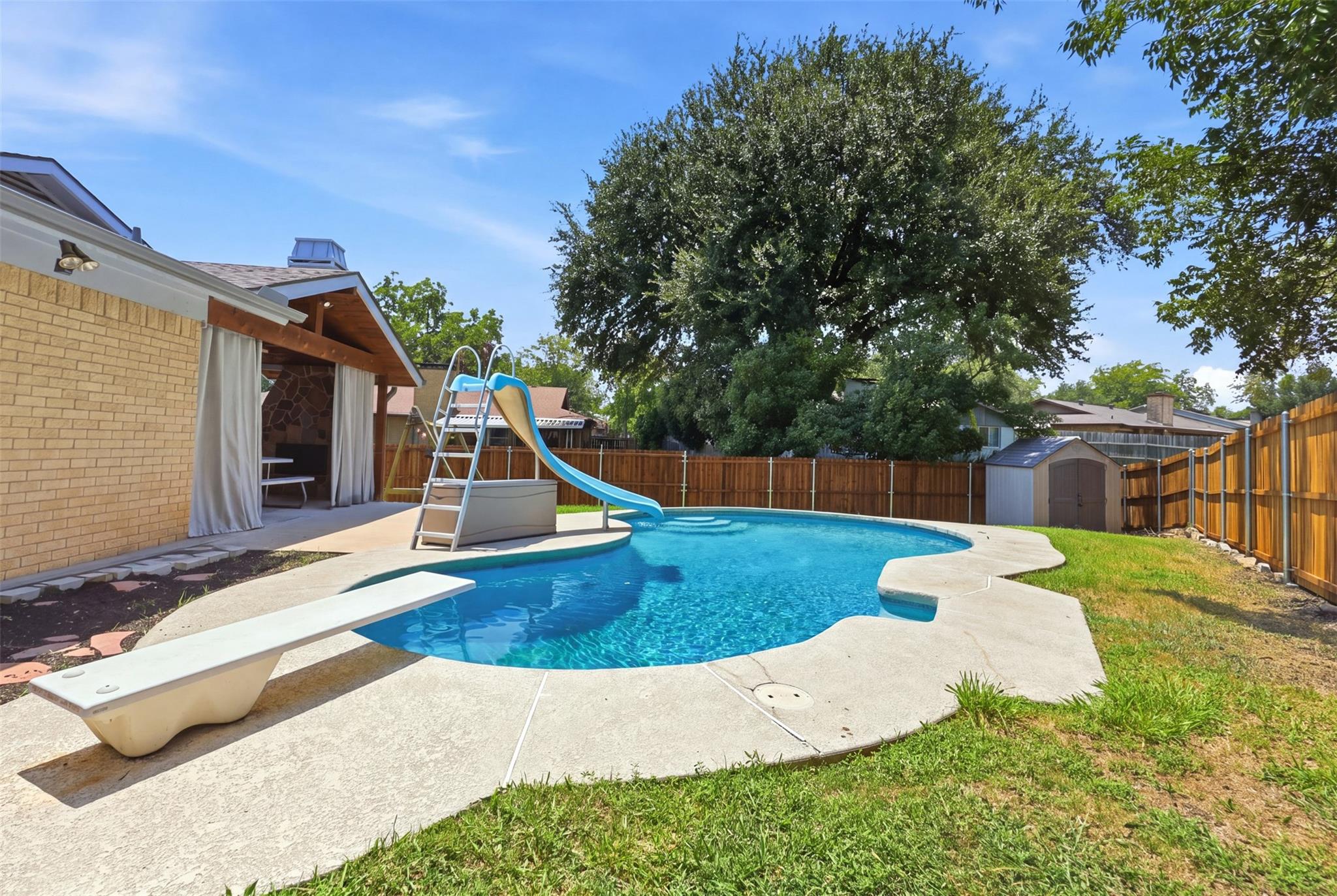 main property photo 31