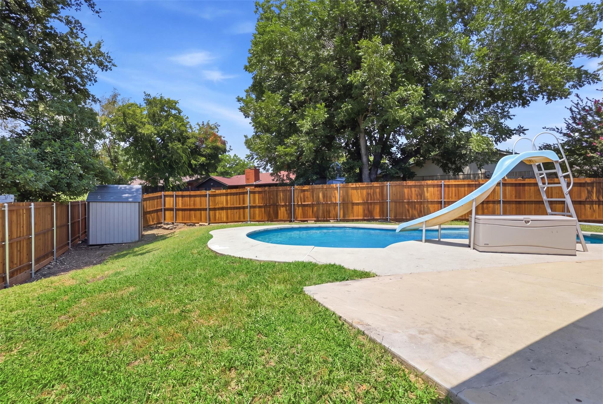 main property photo 33