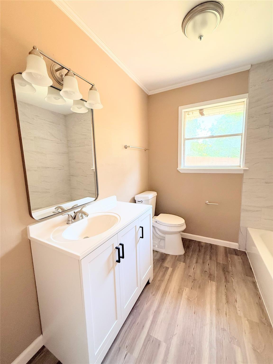 property viewer photo 6