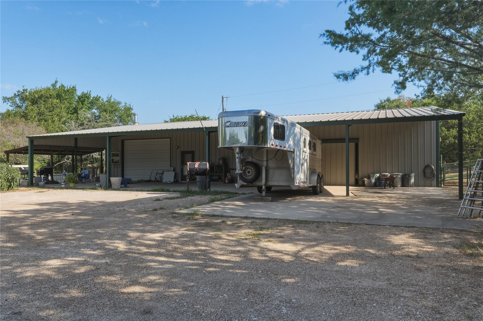 main property photo 6