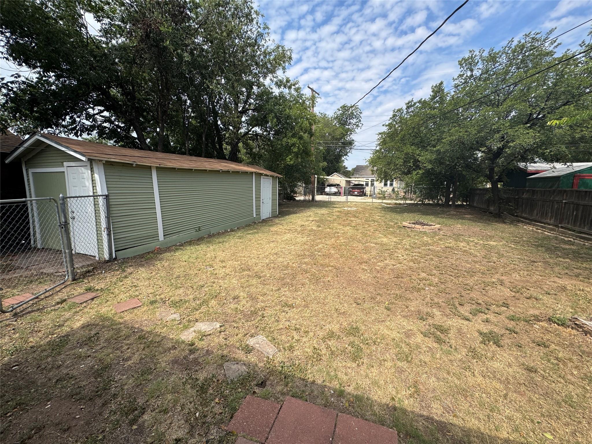 main property photo 16