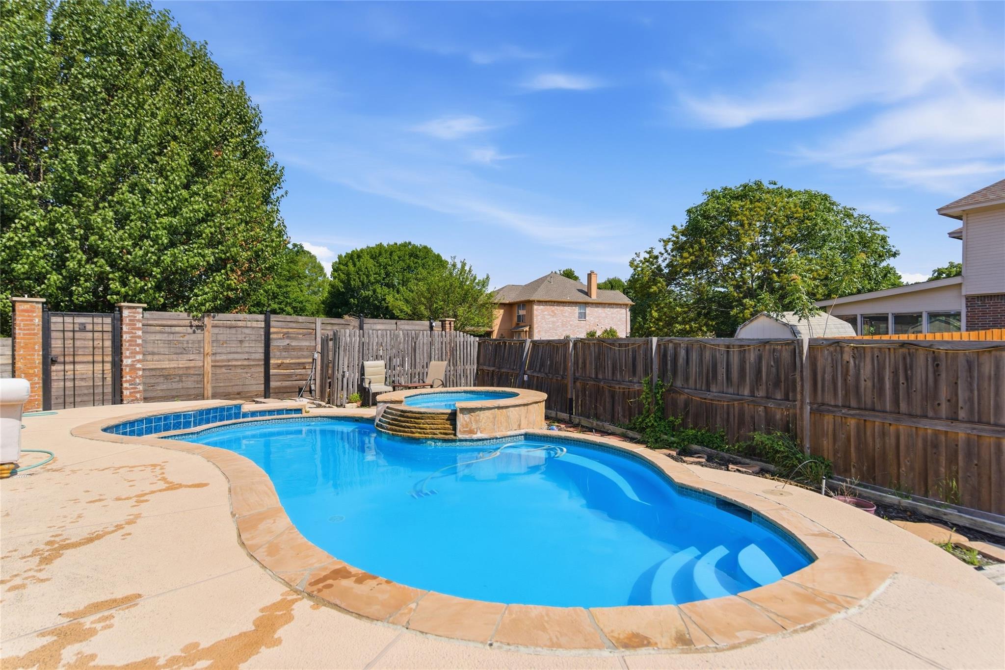 main property photo 27