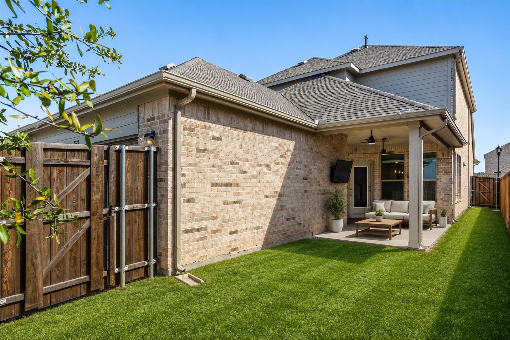 main property photo 8