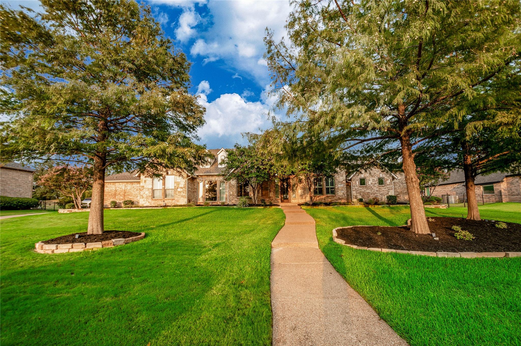 main property photo 3