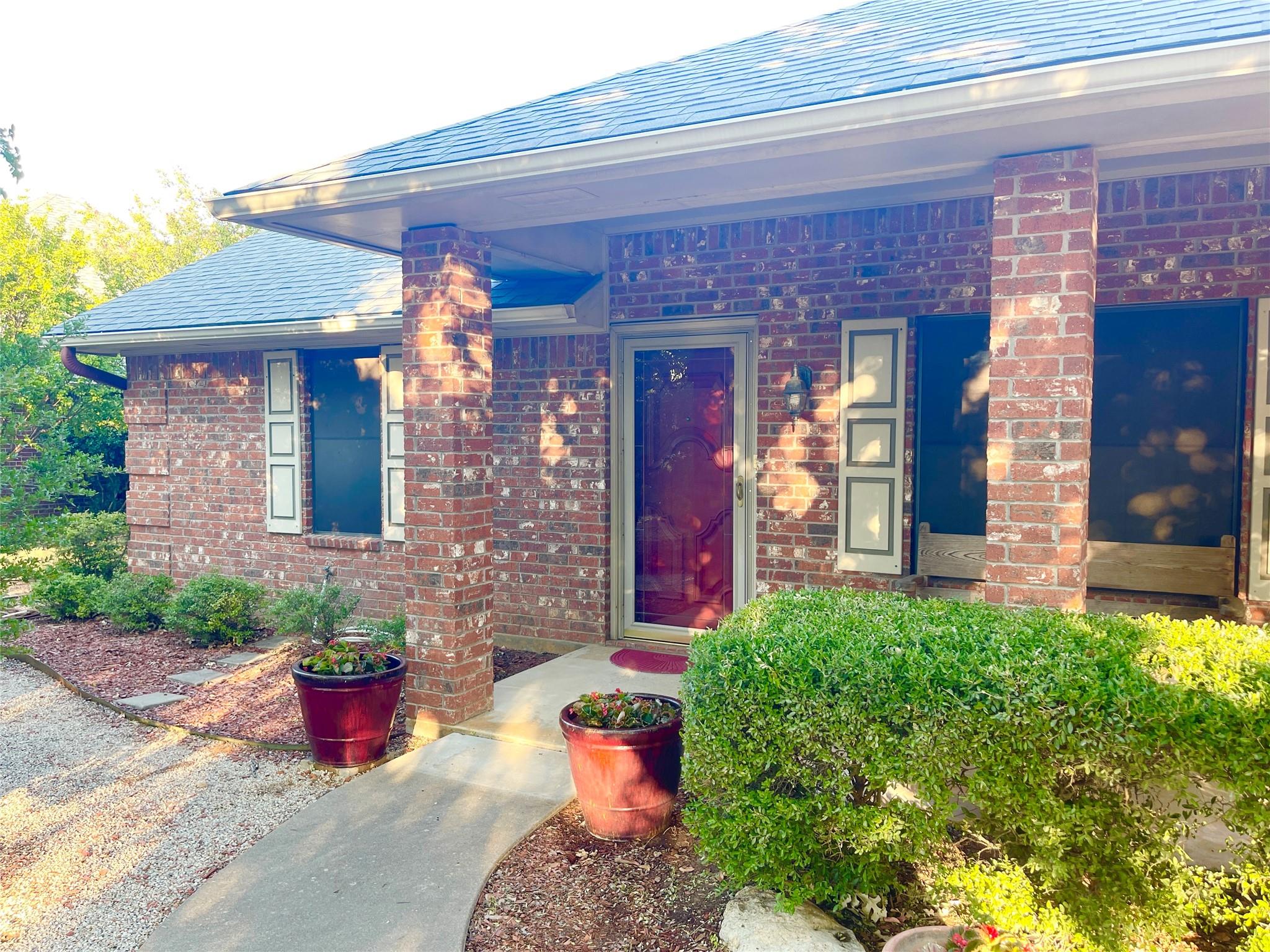 main property photo 18