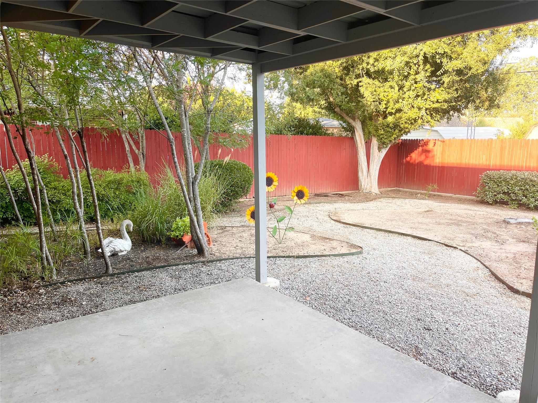 main property photo 23