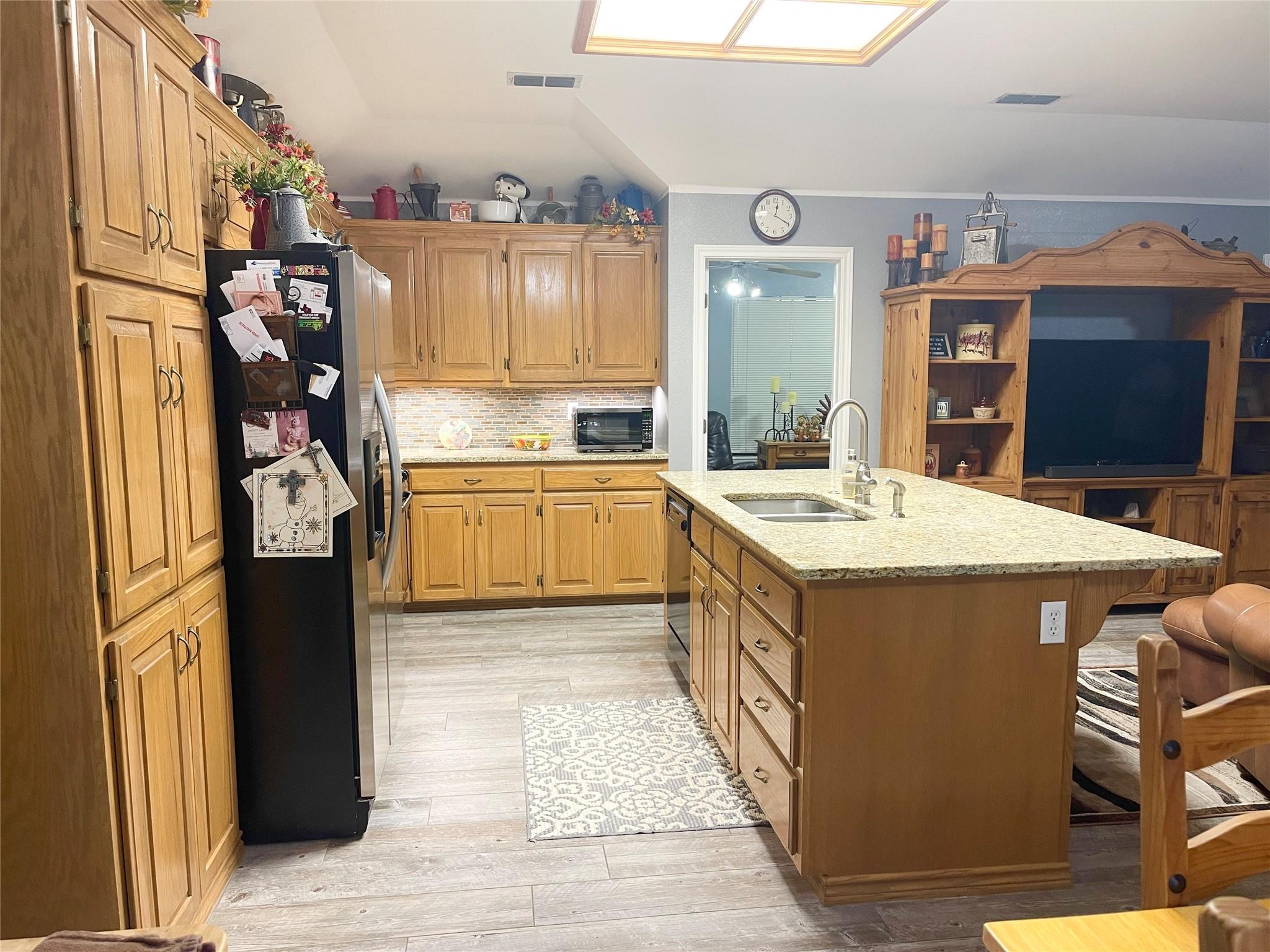 main property photo 5