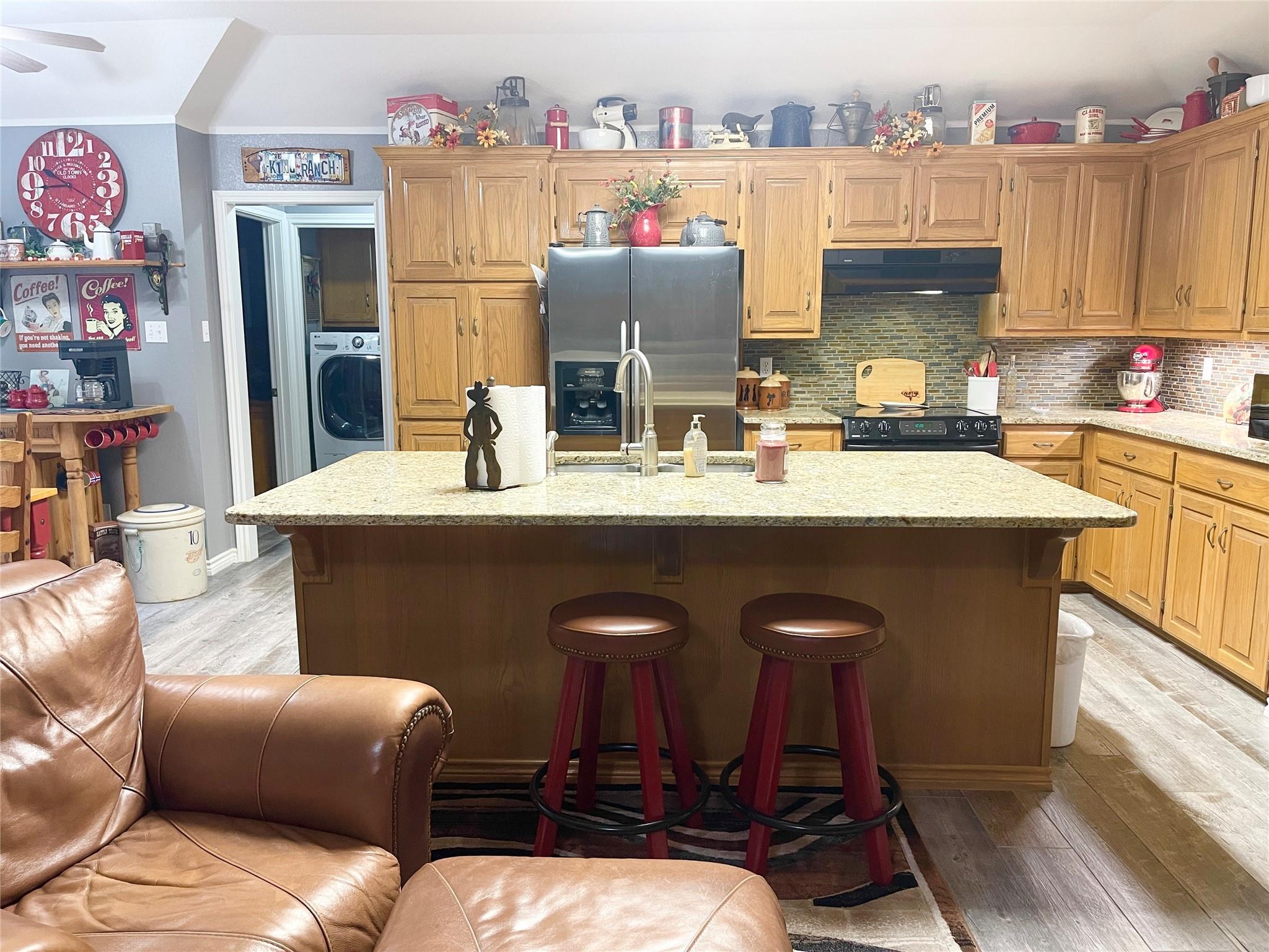 main property photo 6