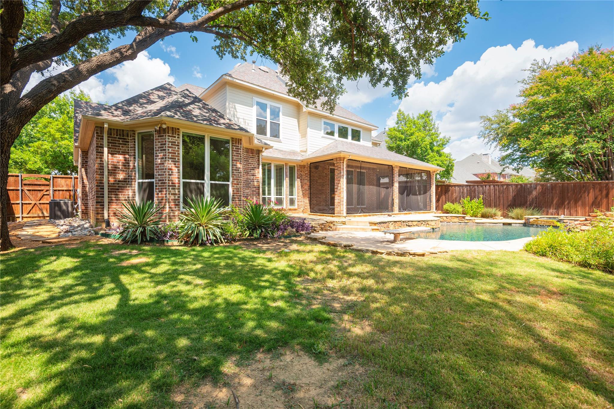 main property photo 37