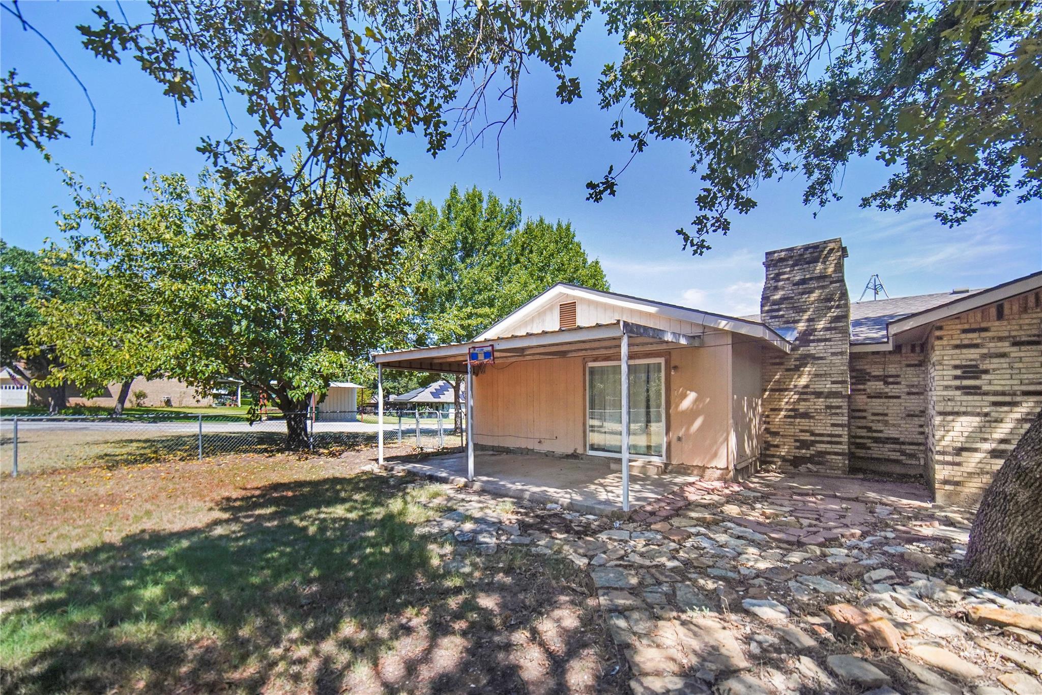 main property photo 20