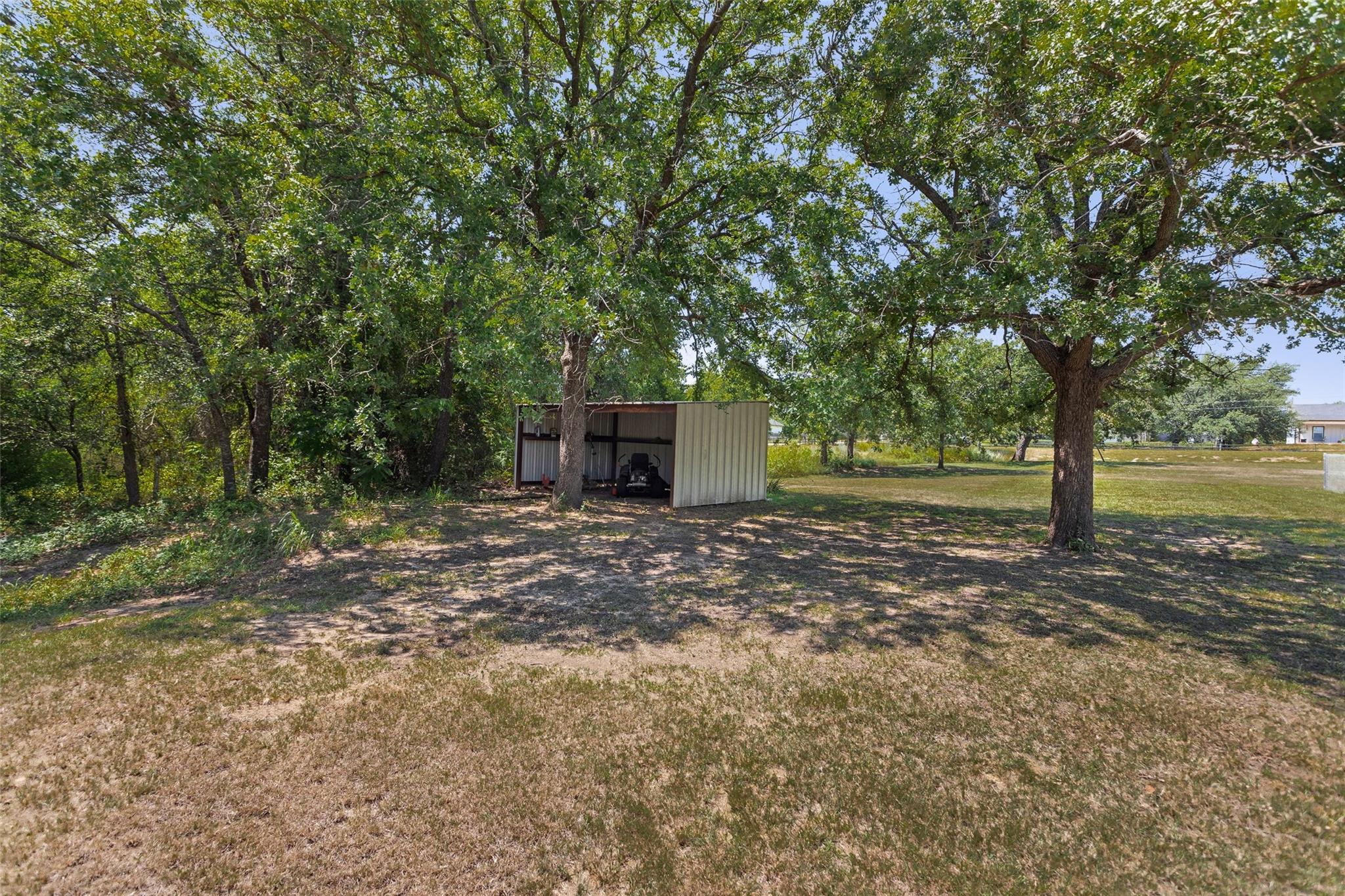 main property photo 36