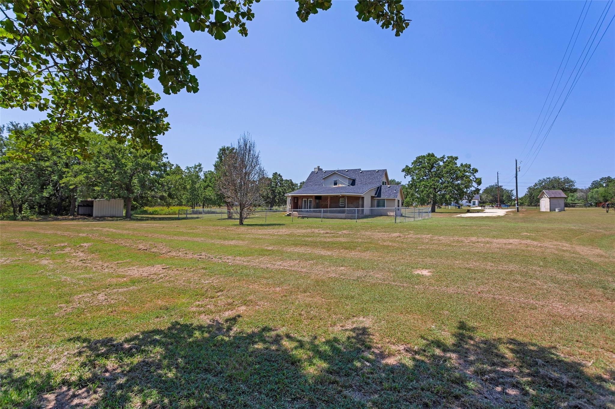 main property photo 37